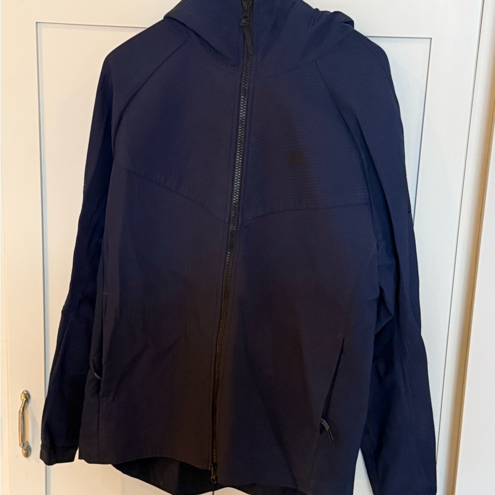 Nike Men's Dark Blue Hooded Windbreaker